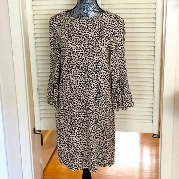 Leopard print shift dress with flutter sleeves 4 - Picture 1 of 14